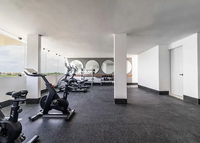 King W Private Balcony Rooftop Pool And Gym Сasa de vacaciones