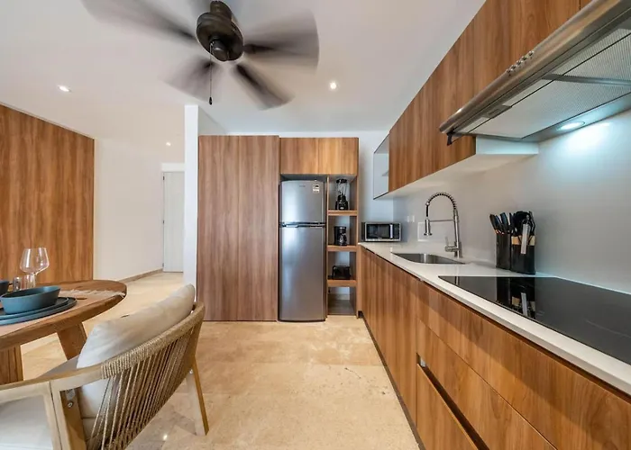 King W Private Balcony Rooftop Pool And Gym Сasa de vacaciones *